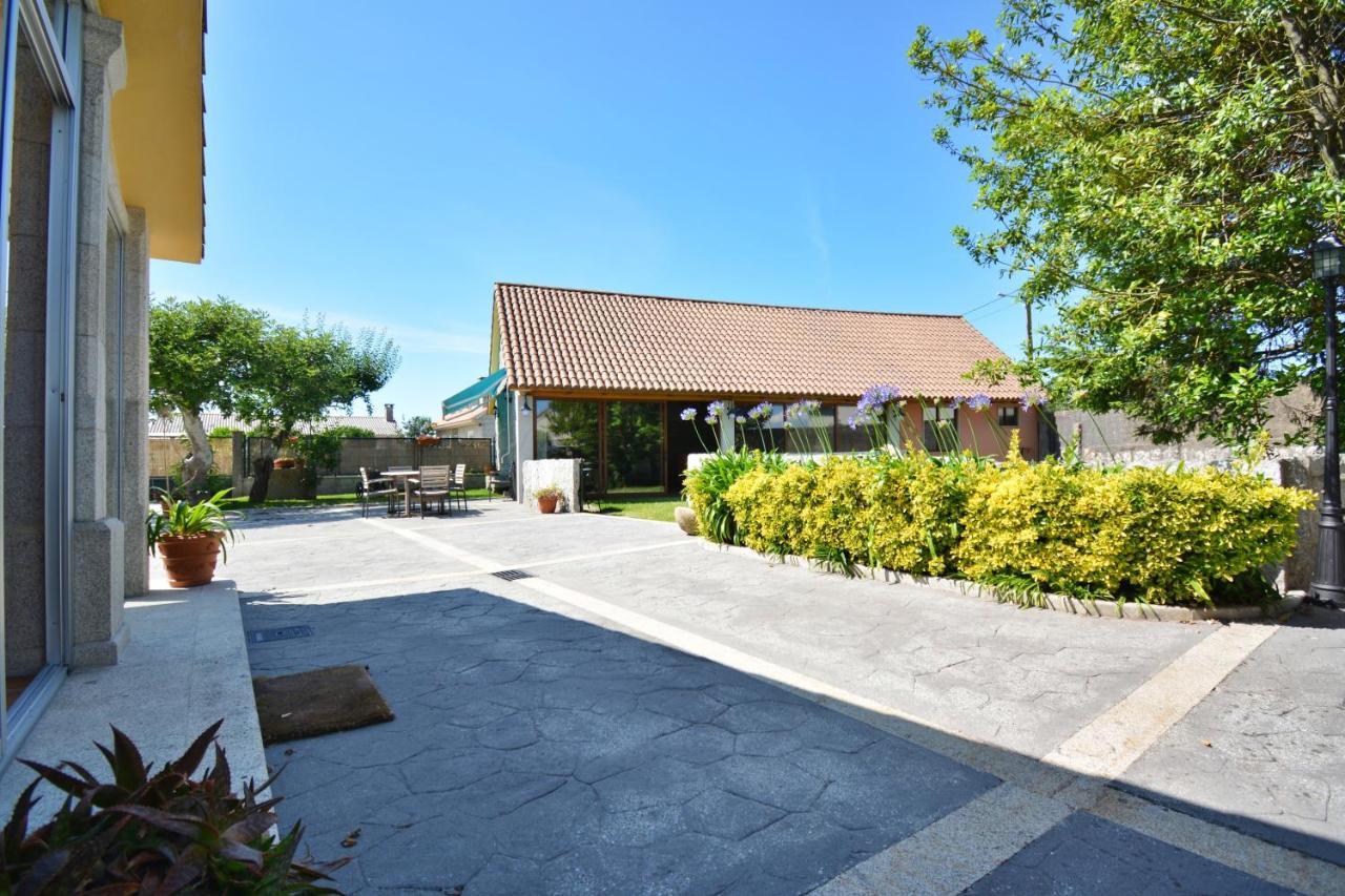 Galihost - Casa Con Precioso Jardin En Vilanova De Arousa Eksteriør billede