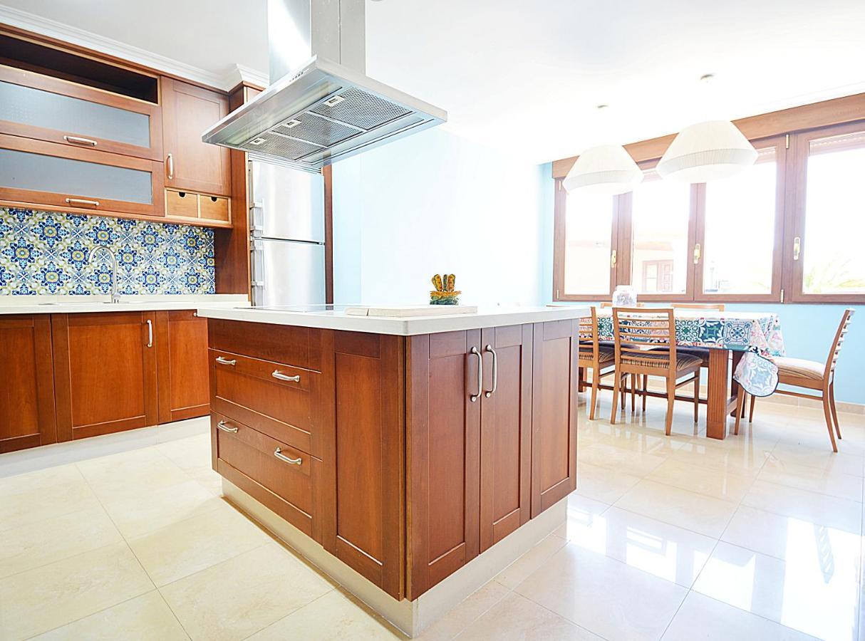 Galihost - Casa Con Precioso Jardin En Vilanova De Arousa Eksteriør billede