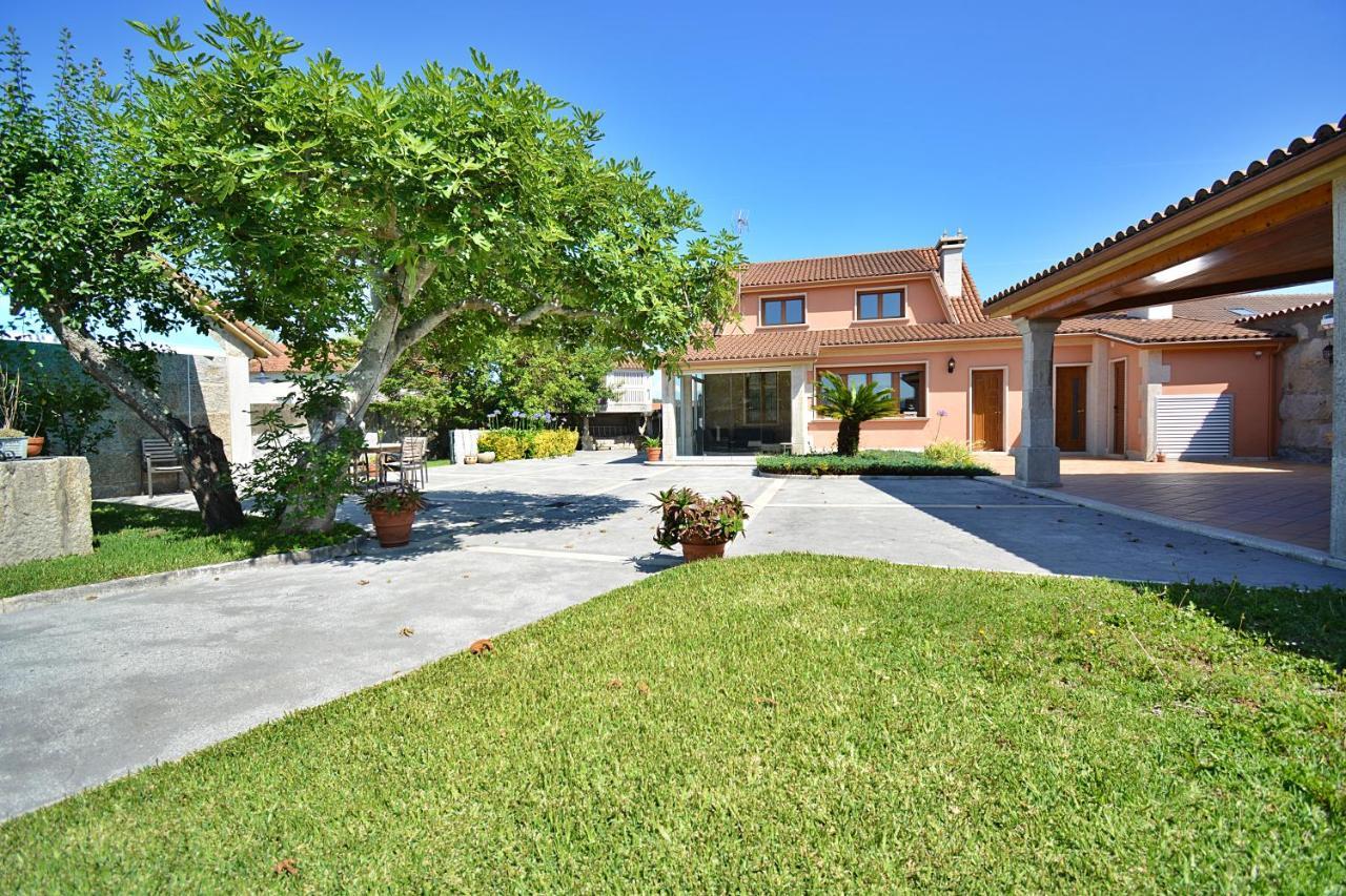 Galihost - Casa Con Precioso Jardin En Vilanova De Arousa Eksteriør billede