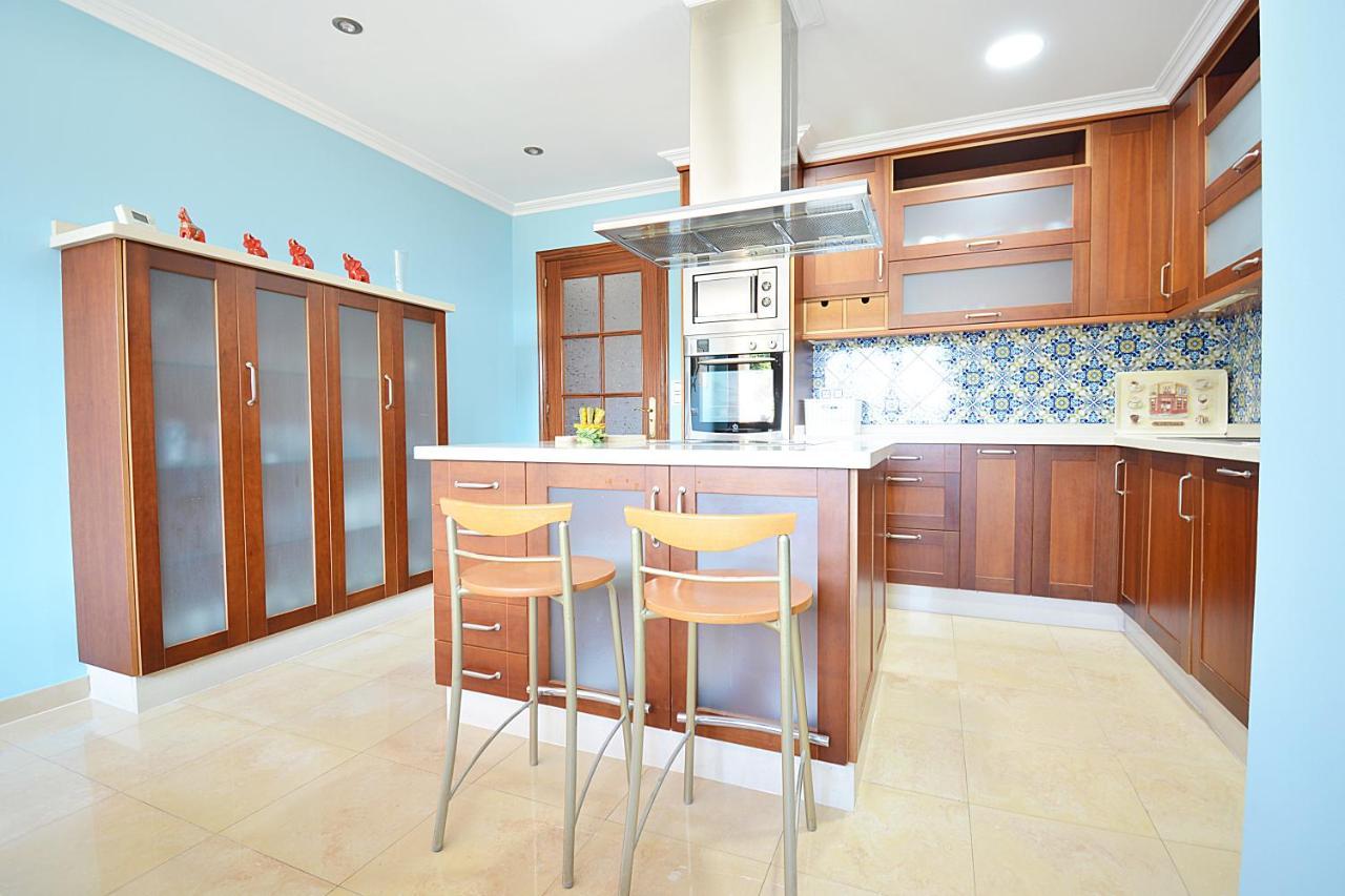Galihost - Casa Con Precioso Jardin En Vilanova De Arousa Eksteriør billede